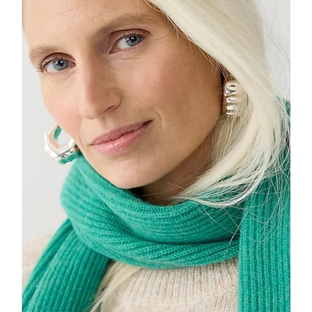 30. J.Crew Ribbed cashmere scarf